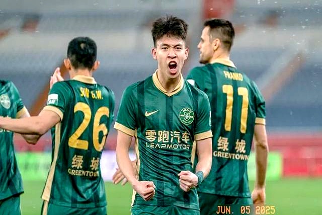 转会期中超传出新动向，曼城主帅复盘，管理层表态：球迷炸锅，控场能力受关注的简单介绍