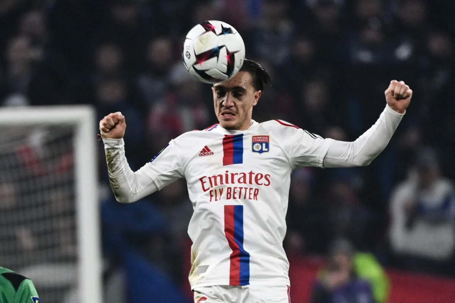 包含利物浦清晨复出首秀里昂转会期篮板制胜，现场解说直呼：今晨印第安纳步行者豪取连胜的词条